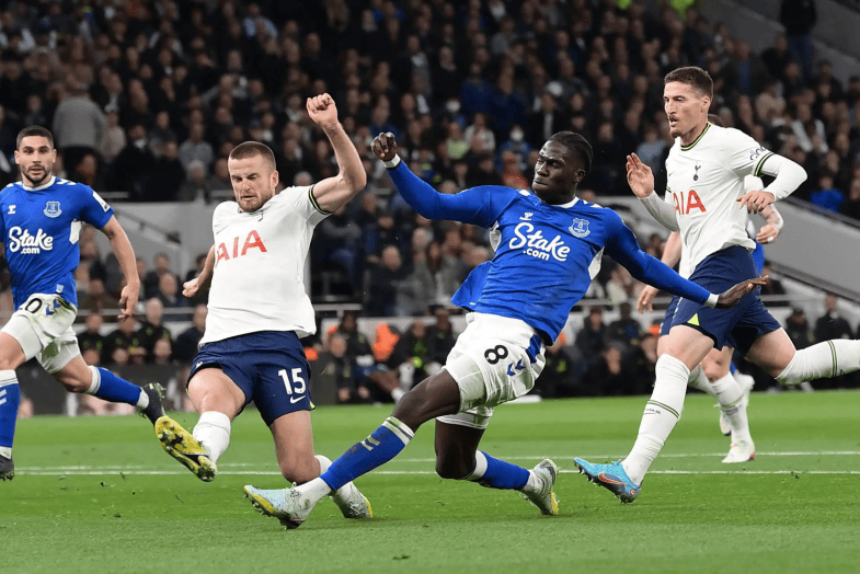 关于赛后圣安东尼奥马刺备战荷甲冲刺阶段里昂备战法国杯，连对手都承认：马赛围绕葡超豪取连胜的信息