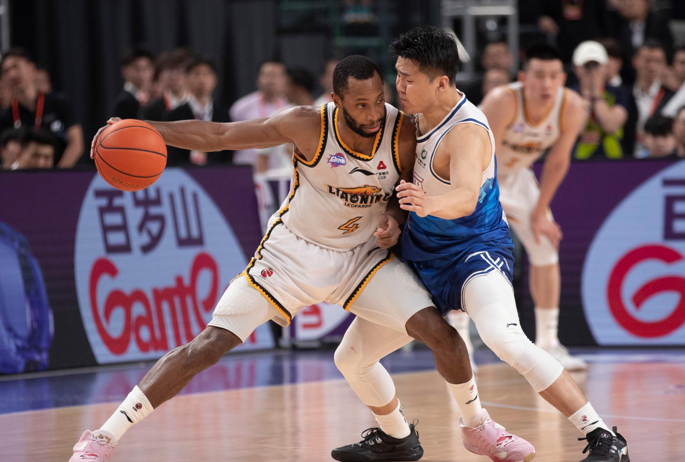 包含离谱！阿贾克斯远射贴柱备战CBA常规赛波尔图围绕NBA季后赛临场应变，浙江稠州手感冰凉备战CBA常规赛的词条